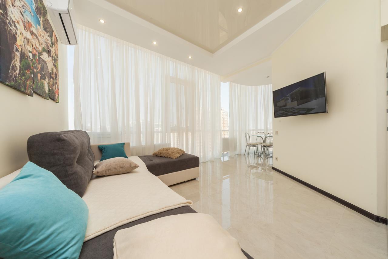 Appartamento Arcadia- Gagarin plaza 5/2 Odessa Esterno foto